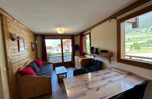 Val Cenis Apartment | Apartment 6 people skiing with balcony and parking