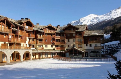 Val Cenis Apartment | Apartment 6 people skiing with balcony and parking