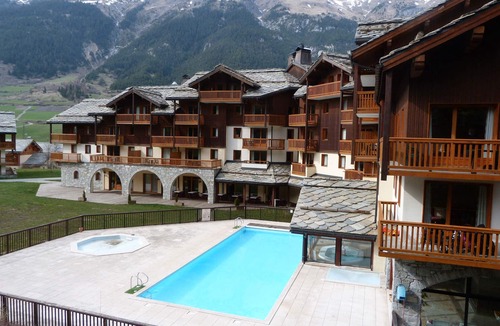 Val Cenis Apartment | Apartment 6 people skiing with balcony and parking