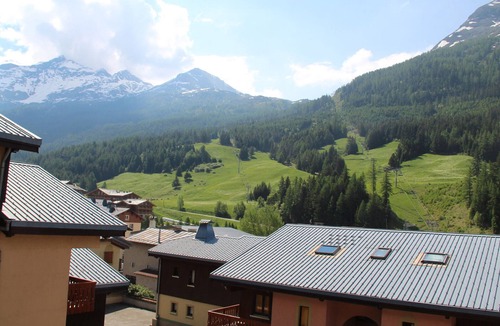 Val Cenis Apartment | Apartment in Lanslebourg Village, Val Cenis - 300m from Ski Slopes