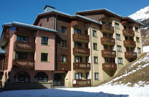 Val Cenis Apartment | Apartment in Lanslebourg Village, Val Cenis - 300m from Ski Slopes