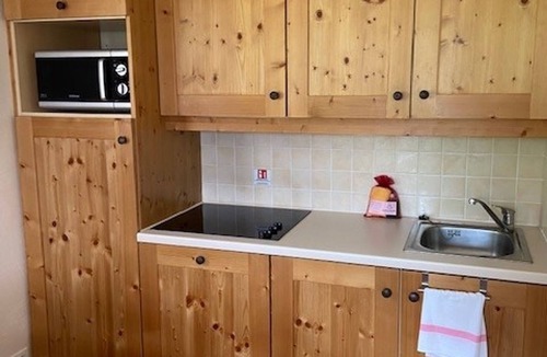 Val Cenis Apartment | Apartment for 6, slopeside with WiFi and parking