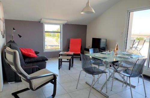 Saint-Gilles-Croix-de-Vie Apartment | Apartment Les Epinettes by Interhome