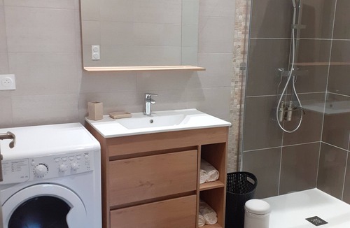 Saint-Julien-Chapteuil Apartment | Apartment "soleil" terrace private parking