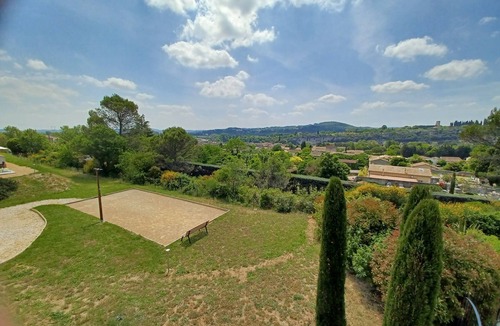 Saint-Martin-d'Ardeche Cottage | Apartment “Résidence Château Saint Martin” with Balcony, Wi-Fi, and Air Conditioning