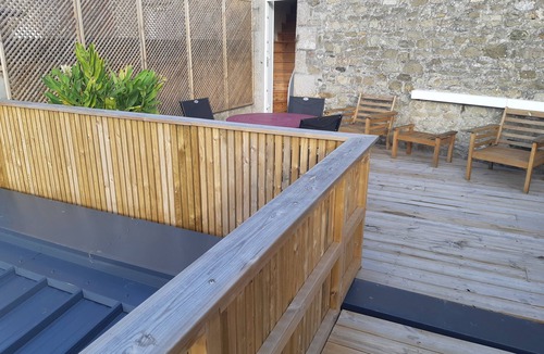 Saint-Vaast-la-Hougue Apartment | apartment on the port