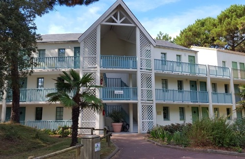 Bourgenay Apartment | Apartment near port