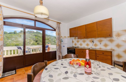 Stomorska Apartment | Apartments Drazen (59221-A3) - Stomorska - island Solta