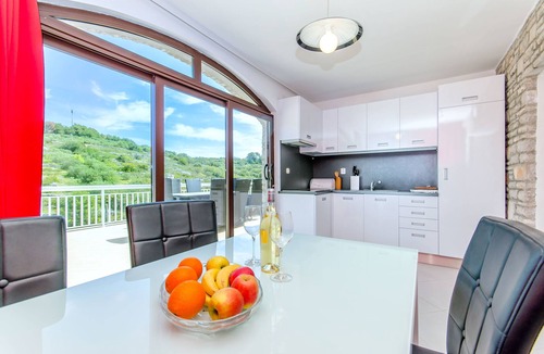 Stomorska Apartment | Apartments Drazen (59221-A5) - Stomorska - island Solta