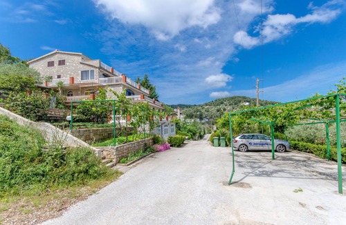 Stomorska Apartment | Apartments Drazen (59221-A6) - Stomorska - island Solta