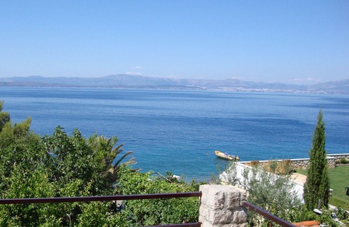 Stomorska Apartment | Apartments Zlatko Slobodan (10176-A2) - Stomorska - island Solta
