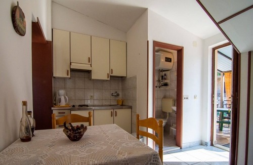 Stomorska Apartment | Apartments Mari (102711-A2) - Stomorska - island Solta