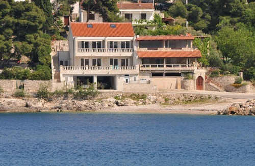 Stomorska Apartment | Apartments Sonja (10515-A1) - Stomorska - island Solta