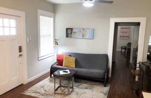Mahncke Park Apartment | Apartment ∙ 1 bedroom ∙ 4 guests