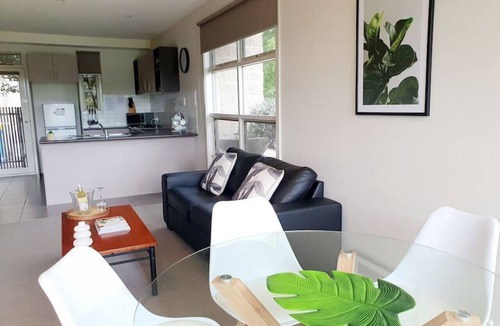 Shepparton South Apartment | Apartment 1 · Central Shepparton Spa Apartment