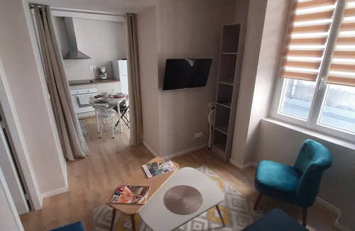 Bourg-Saint-Andeol Apartment | Apartment 100 refurbished ! 07/2019 ! 35 M2 (3 beds)