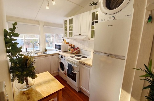 Narrabeen Apartment | Apartment 10 - The Coachhouse