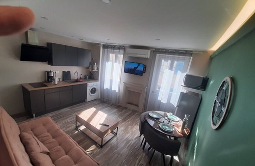 Bourg-Saint-Andeol Apartment | Apartment '107 - Cosy T2' with Wi-Fi and Air Conditioning