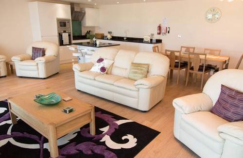 Westleigh Apartment | Apartment 11 - Latitude 51