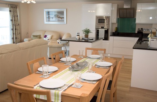 Westleigh Apartment | Apartment 11 - Latitude 51