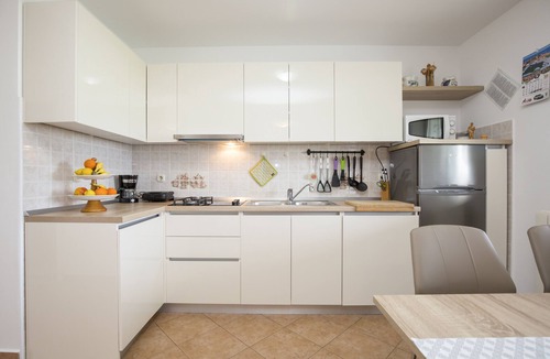Presika Apartment | Apartment 1606/16499 (Istria - Labin), 3000m from the beach