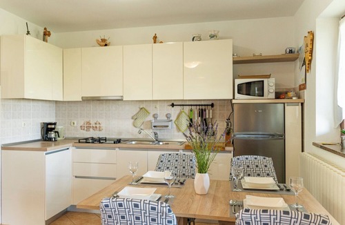 Presika Apartment | Apartment 1606/16499 (Istria - Labin), 3000m from the beach