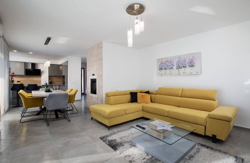 Sajini Apartment | Apartment 1816/21518 (Istria - Barban), 8000m from the beach