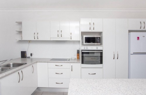 Old Bar Apartment | Apartment 19@ The Meridian