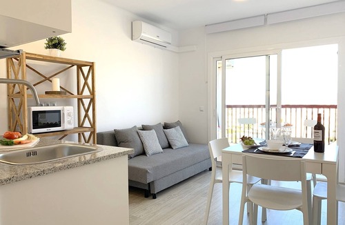 Empuriabrava Apartment | Apartment 1st Line Beach-WIFI-A/A