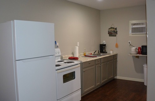 Milam Apartment | Apartment 2- 2760 Carters Ferry Road Milam Texas. Free Ice !