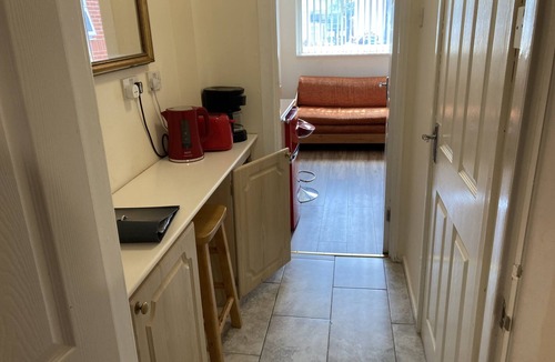 Chapeltown Apartment | Apartment 2 at Harman Suitesb