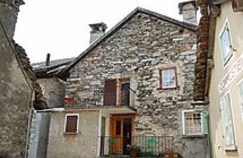 Chironico Apartment | Apartment ∙ 2 bedrooms ∙ 4 guests