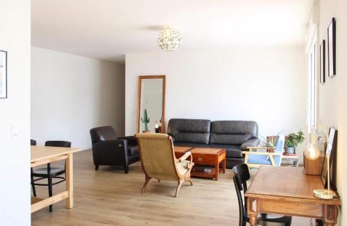 Aubervilliers Apartment | Apartment 2 bedrooms with balcony