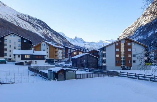 Taesch Apartment | Apartment ∙ 2 bedrooms ∙ 4 guests
