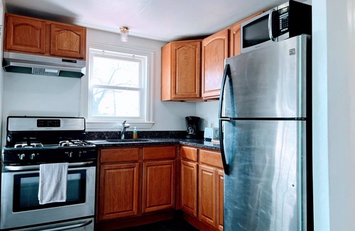 West Street - River Street Apartment | Apartment 2 Bedrooms Deck Yard