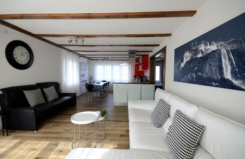 Boenigen Apartment | Apartment 2. Lakeside property. Amazing Views, balcony & garden.