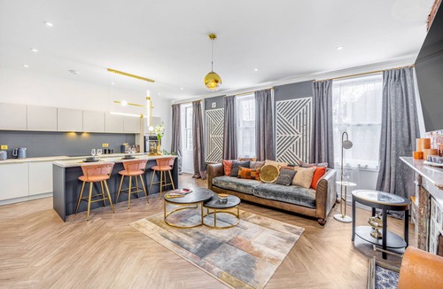 Frampton Apartment | Apartment 2, where luxury, and splendour are!