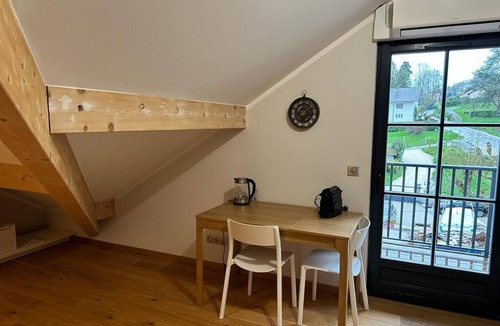 Conjux Apartment | Apartment 20 m from the beach, lake view, direct access