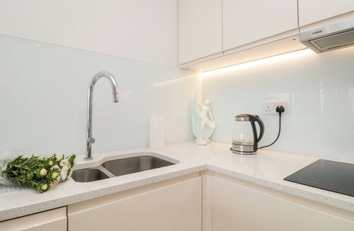 Torquay City Centre Cottage | Apartment 20 Summer Place