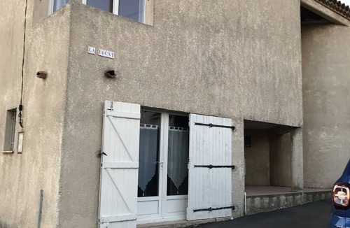 Gruissan Apartment | Apartment 200 m from the village