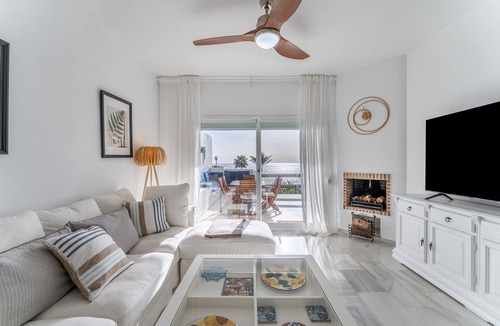 La Cala de Mijas Apartment | Apartment "228 Arruzafa Playa la Cala de Mijas" with Sea View and Wi-Fi