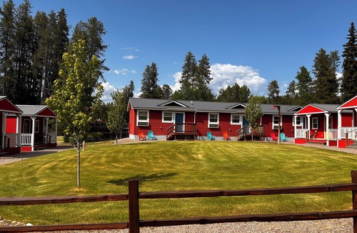 Coram Apartment | Apartment #3 | 10 Min to Glacier Park Entrance, Minutes to Glacier Park!