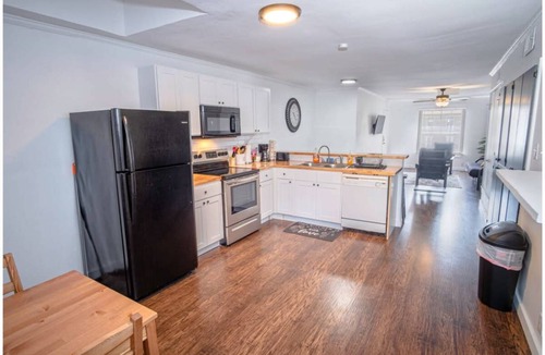 Midtown Apartment | Apartment ∙ 3 bedrooms ∙ 10 guests