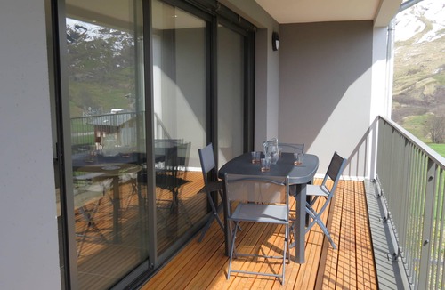 Albiez-le-Vieux Apartment | Apartment ☆ | 3 BR | Large Balcony & View