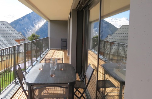 Albiez-le-Vieux Apartment | Apartment ☆ | 3 BR | Large Balcony & View