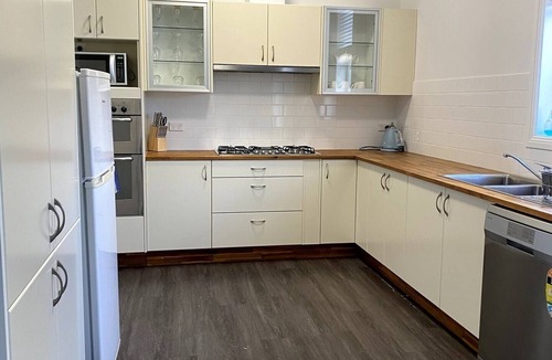 Lithgow Apartment | Apartment 3, Cosy 3 Bedder