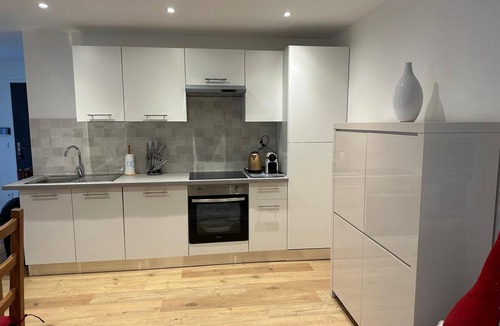 Brides-les-Bains Apartment | Apartment '303' with Shared Garden, Balcony and Wi-Fi