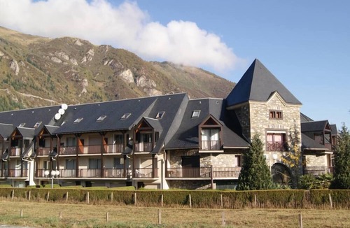 Saint-Lary-Soulan Apartment | Apartment 4-6 people 36 m² -balcony panoramic view ST LARY village