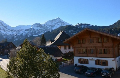 Lauenen Apartment | Apartment ∙ 4 bedrooms ∙ 7 guests