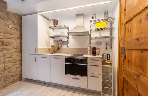 Balaguer Apartment | Apartment '4 People -1' with Shared Terrace, Wi-Fi and Air Conditioning